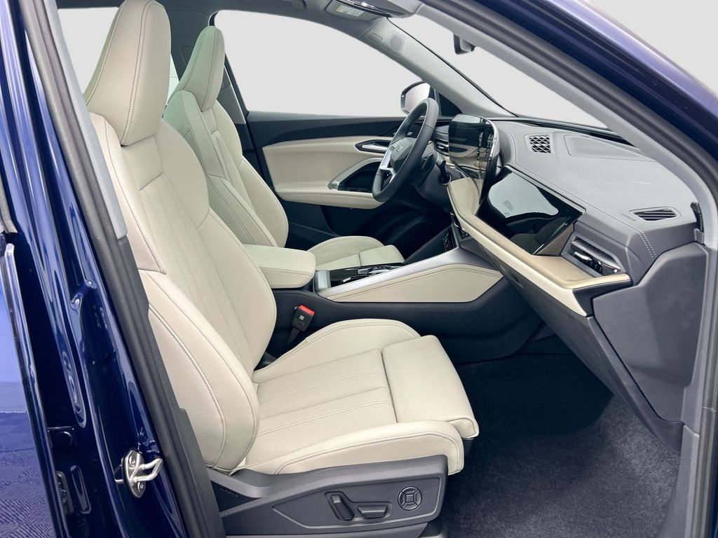 Thumbnail: 2025 Audi Q5 - 19