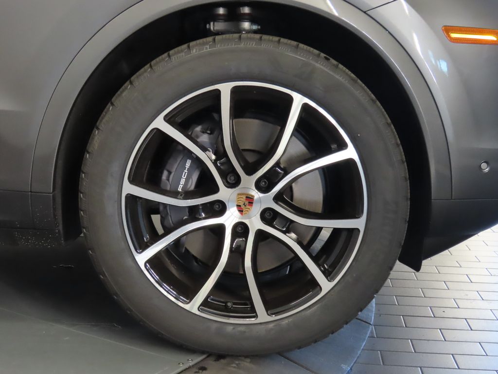 Thumbnail: 2026 Porsche Cayenne - 11