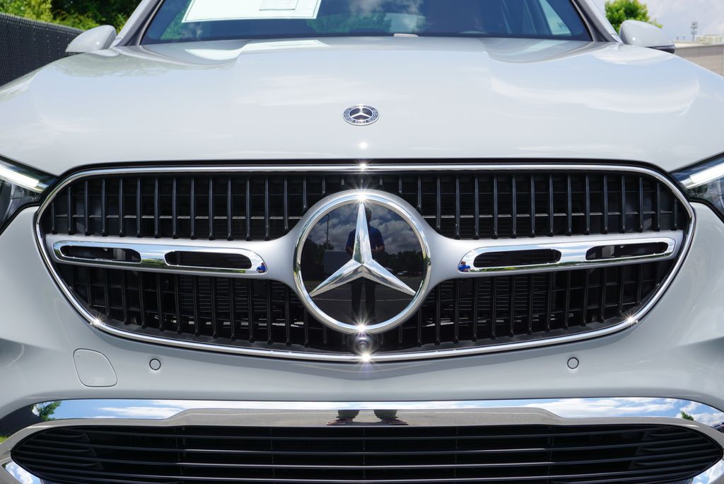 Thumbnail: 2025 Mercedes-Benz GLC - 9