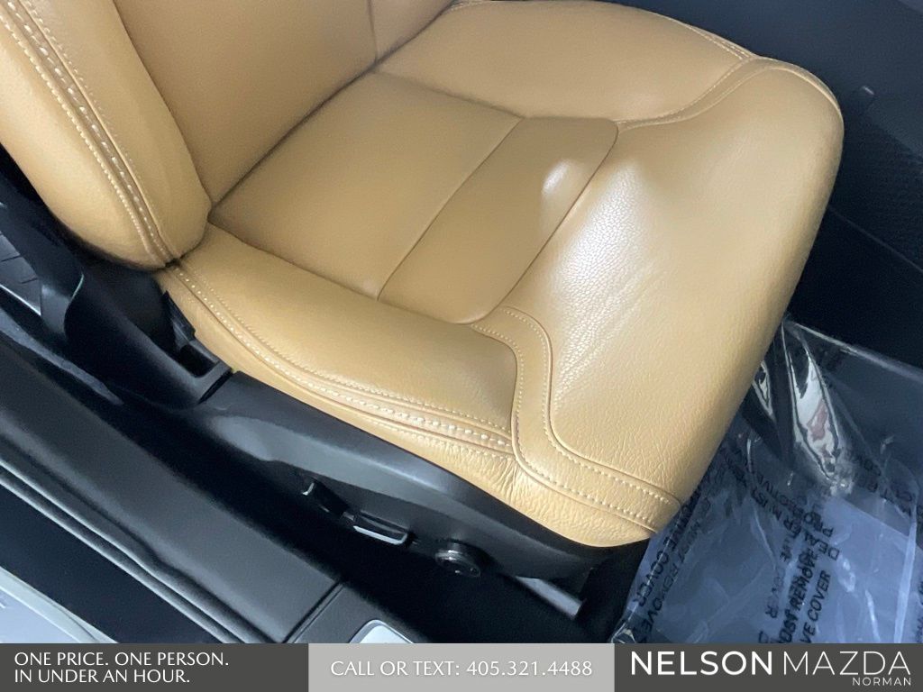 Used 2018 Black Volvo T6 AWD image 28