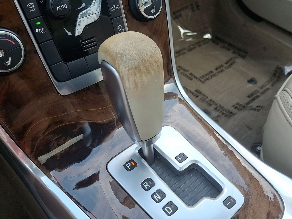 Thumbnail: 2012 Volvo XC70 - 15
