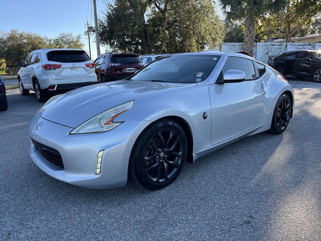 2015 Nissan 370Z Base 10