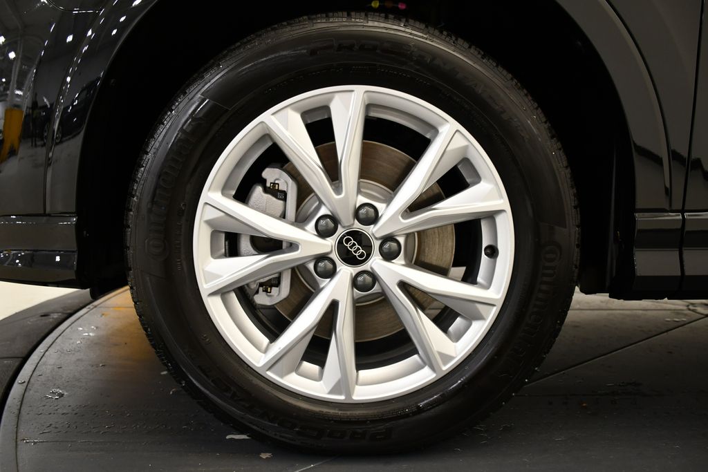 Thumbnail: 2025 Audi Q3 - 14