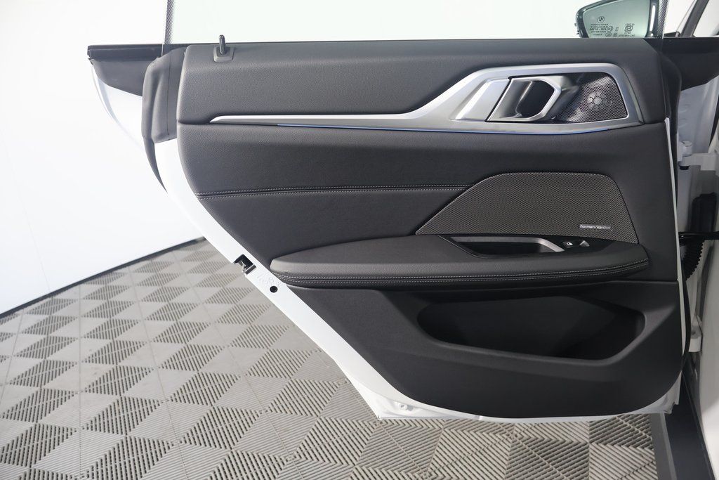 Thumbnail: 2025 BMW i4 - 13