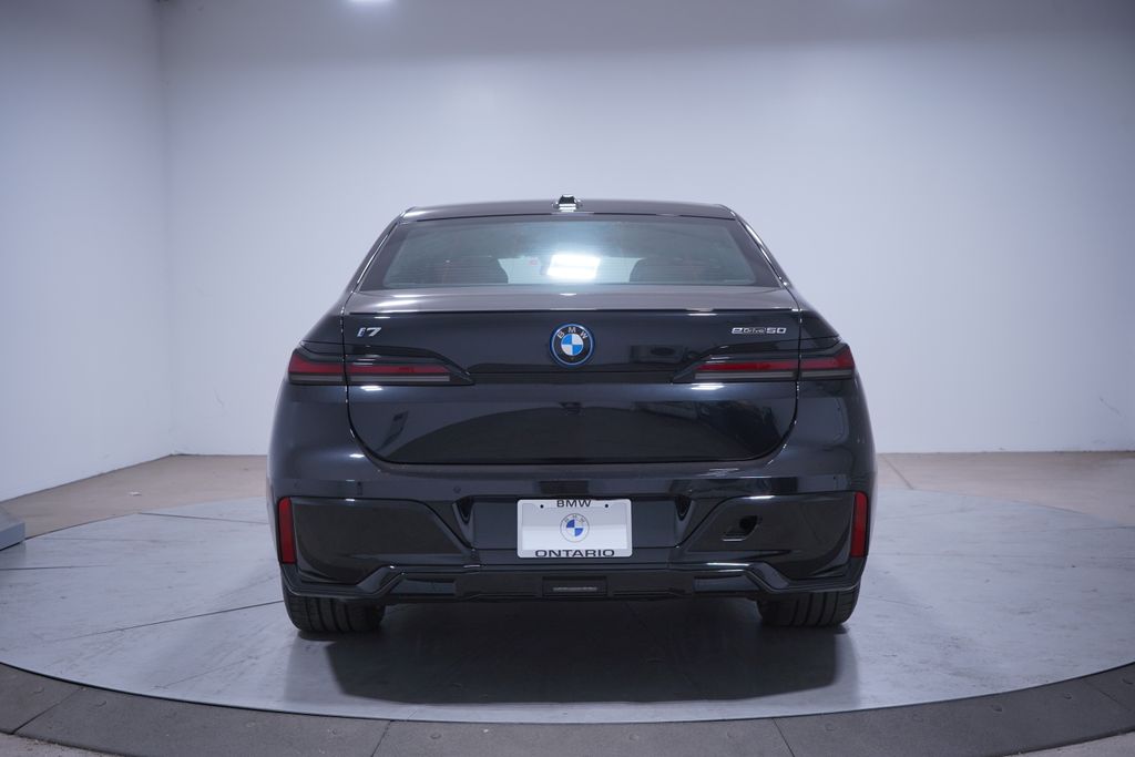 2025 BMW i7 eDrive50 5