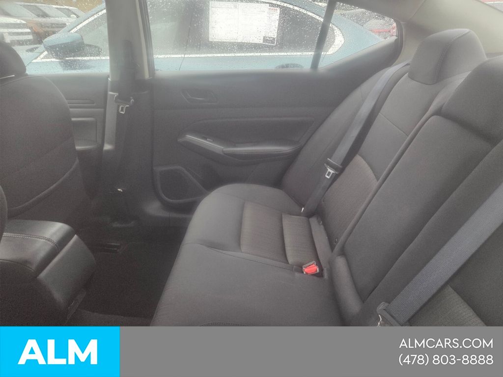 Used 2025 Red Nissan 2.5 SV image 4