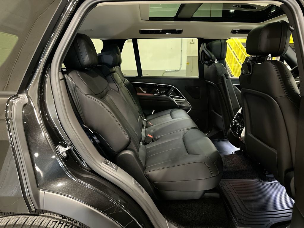 Thumbnail: 2026 Land Rover Range Rover - 7