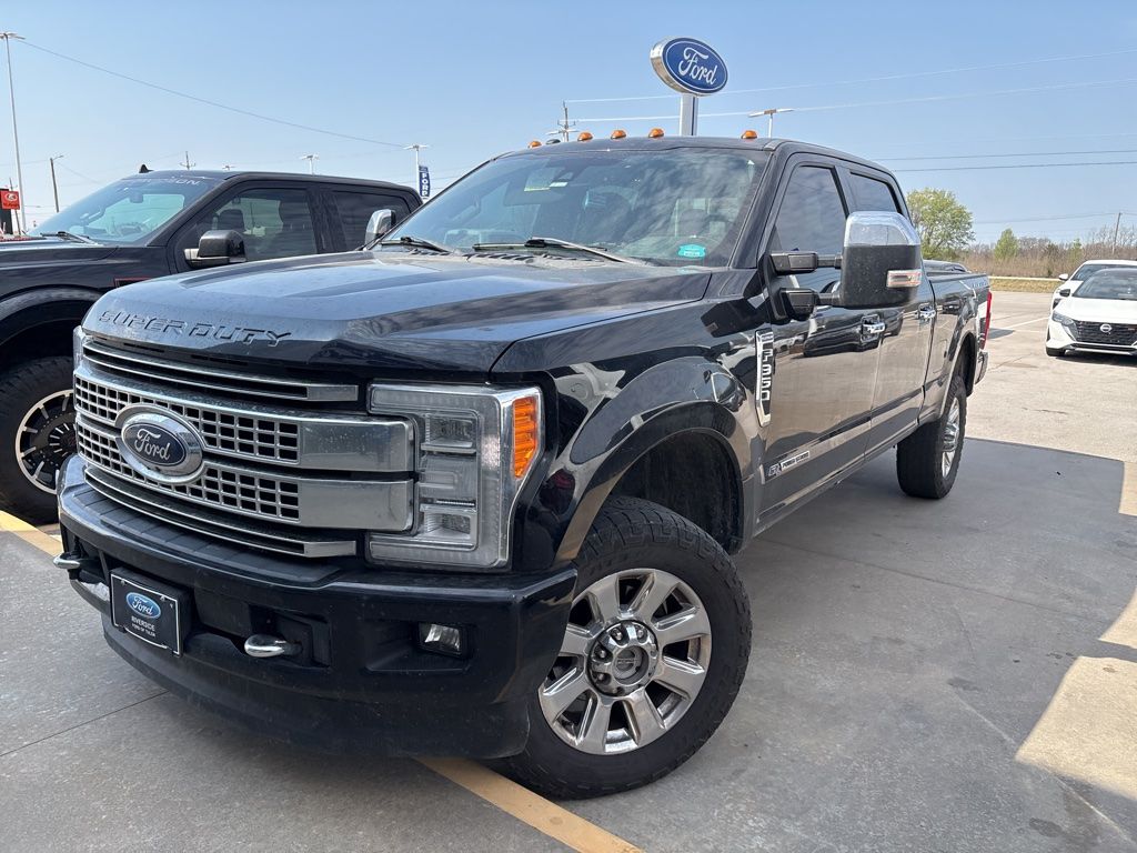 Shadow Black 2018 Ford F-350 Super Duty Platinum Crew Cab 4WD Pickup Truck Four-Wheel Drive 6-Speed Automatic