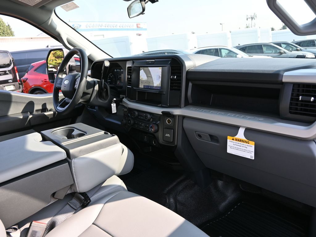 2026 Ford Super Duty F-350 DRW XL