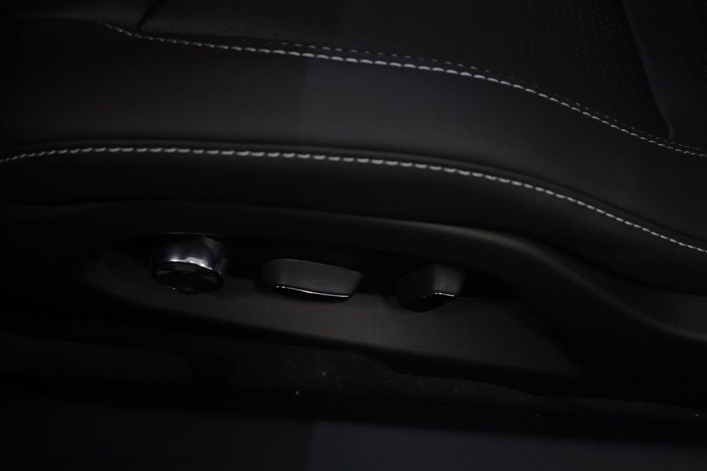 Thumbnail: 2026 Chevrolet Corvette - 18