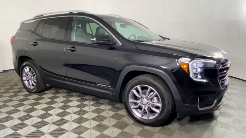 2024 GMC Terrain SLT 2