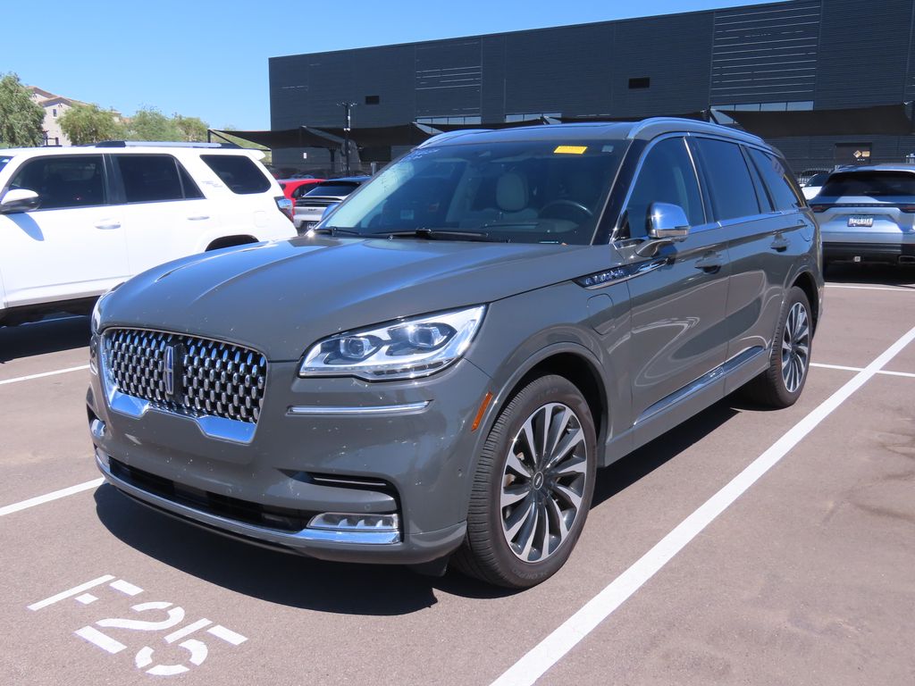 Used 2020 Gray Lincoln Black Label Grand Touring image 2
