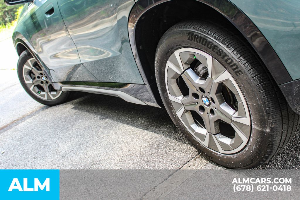 Used 2023 Green BMW xDrive28i image 15