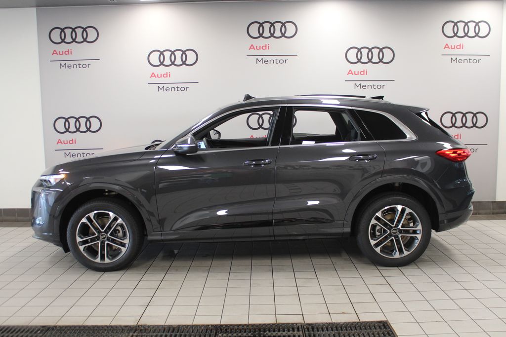 Thumbnail: 2026 Audi Q5 - 3