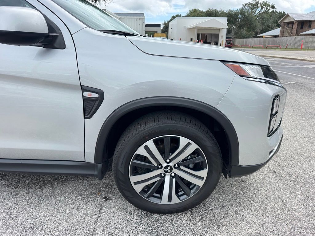 2025 Mitsubishi Outlander Sport ES photo 10