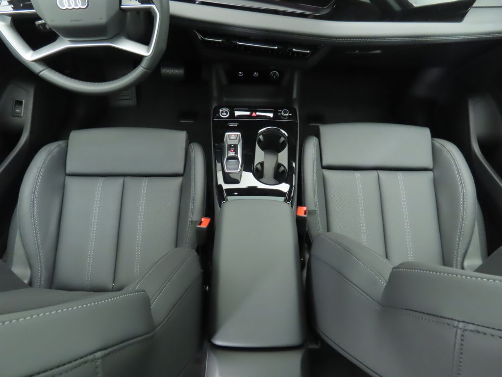 Thumbnail: 2025 Audi Q6 e-tron - 18