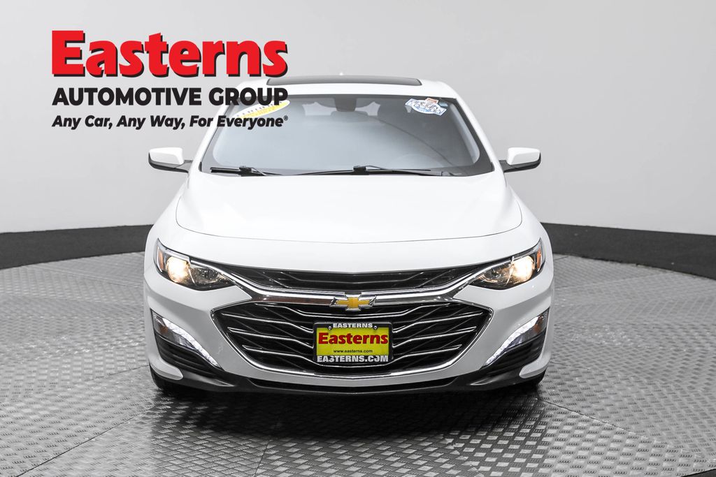 Used 2022 White Chevrolet LT image 2