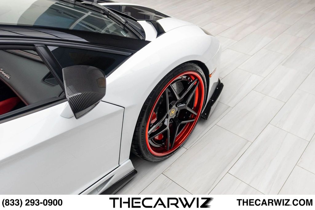 2017 Lamborghini Aventador Base - Photo 32
