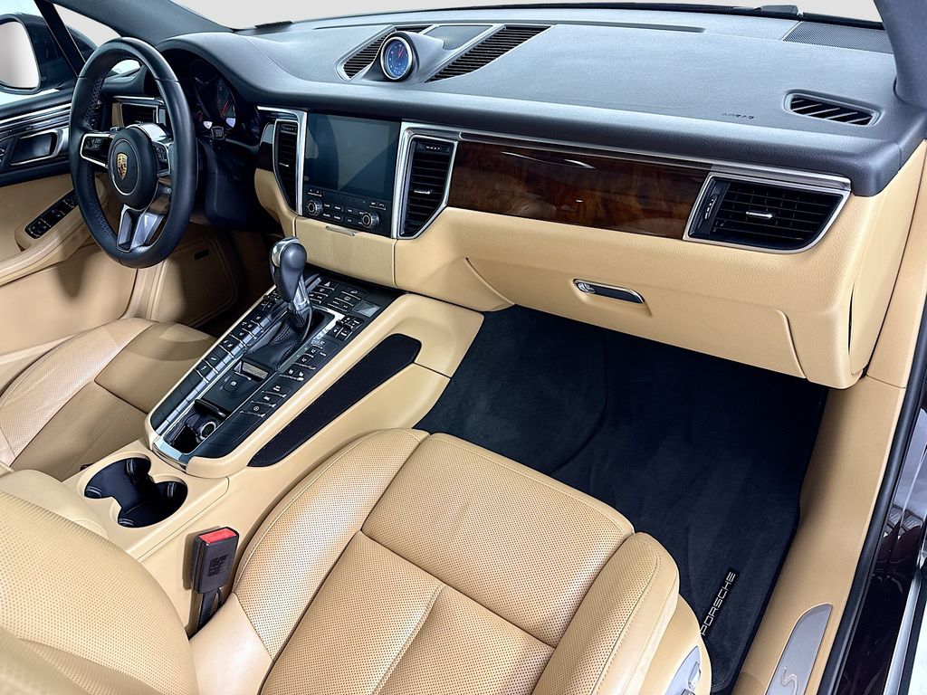 Thumbnail: 2018 Porsche Macan - 17