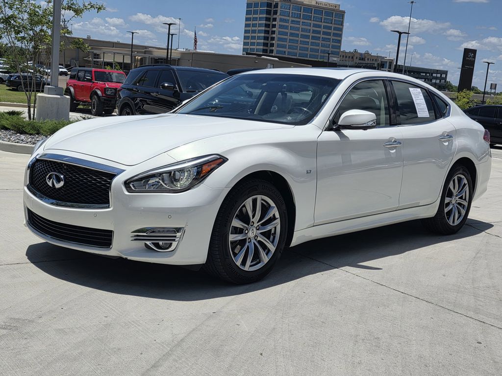 2015 INFINITI Q70 3.7 RWD