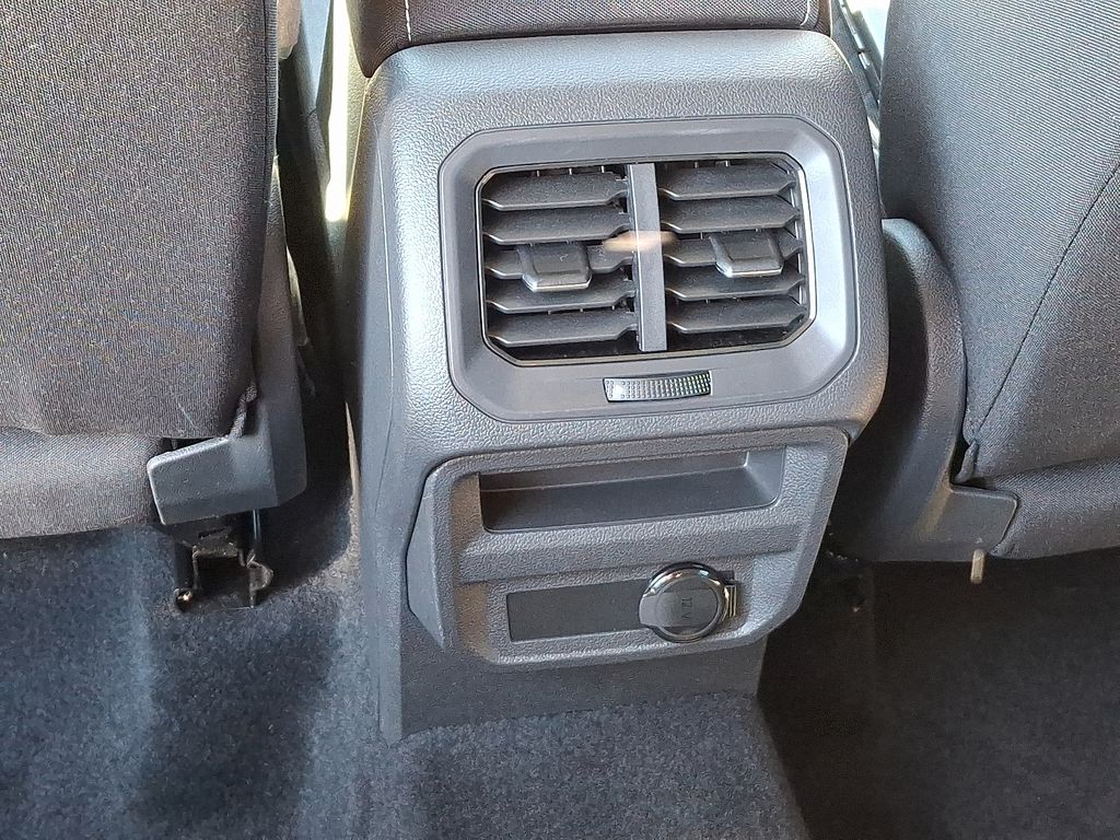 Thumbnail: 2021 Volkswagen Tiguan - 11