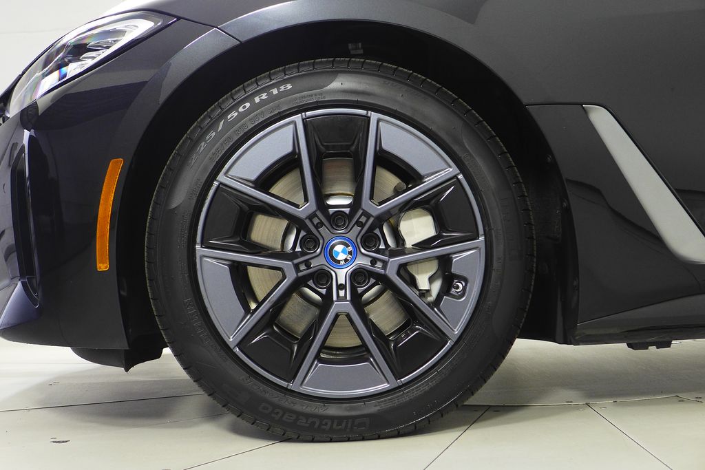 Thumbnail: 2023 BMW i4 - 5