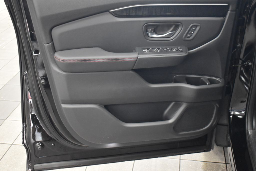 Thumbnail: 2025 Honda Pilot - 8