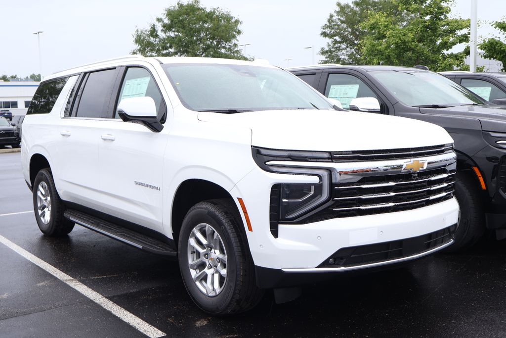 2025 Chevrolet Suburban LT 3