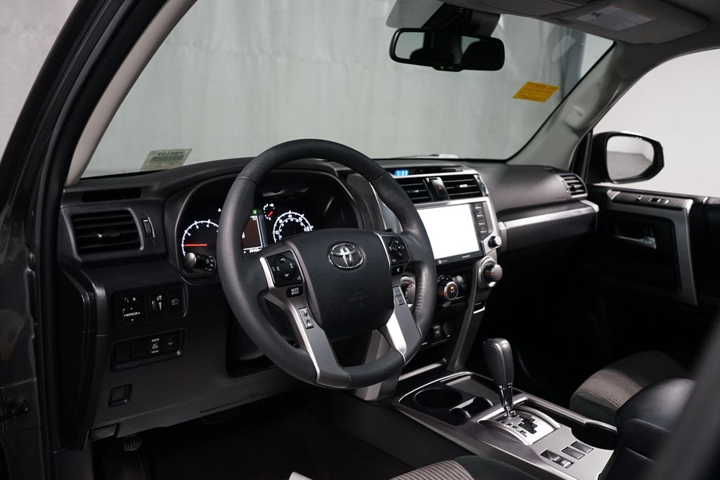 Thumbnail: 2022 Toyota 4Runner - 12