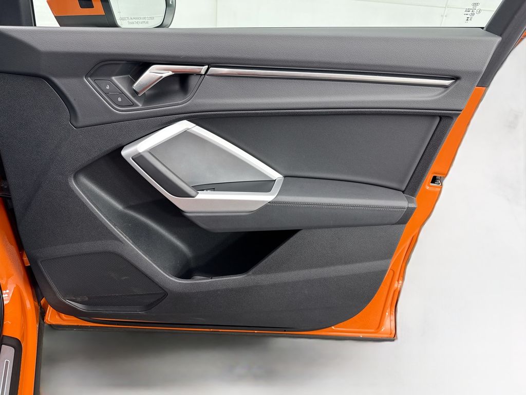 Thumbnail: 2025 Audi Q3 - 23