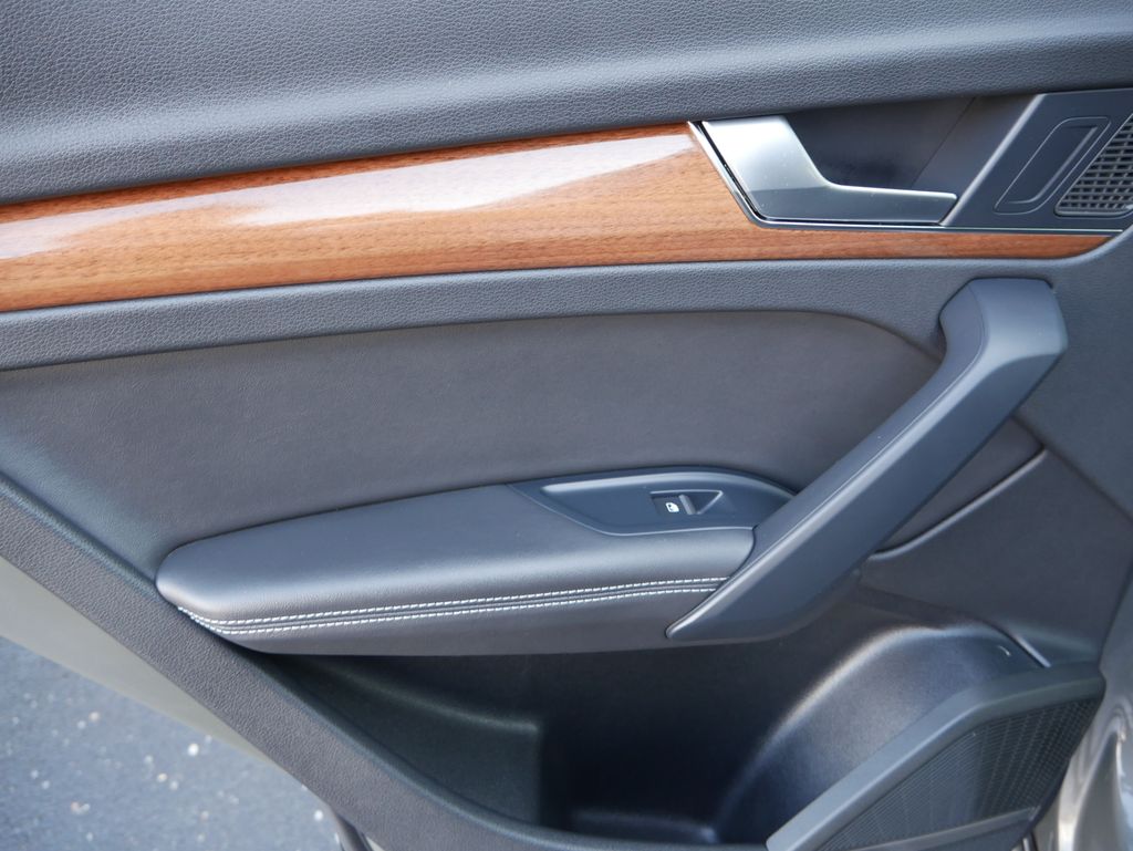 Thumbnail: 2023 Audi Q5 - 22