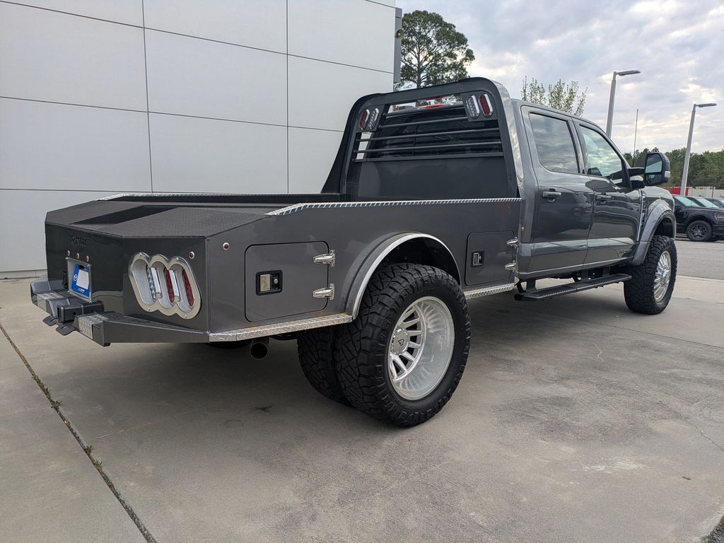 2025 Ford F-550 Chassis LARIAT
