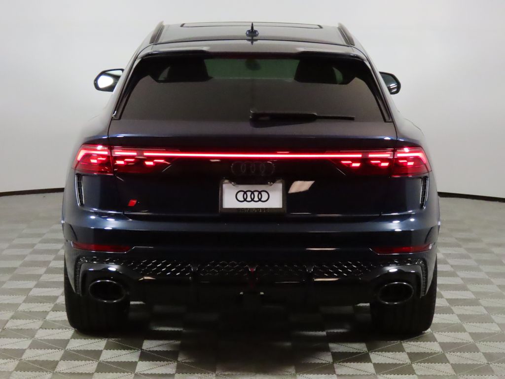 Thumbnail: 2026 Audi RS Q8 - 4