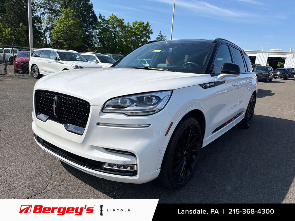 White Metallic 2023 Lincoln Aviator Black Label AWD SUV / Crossover All-Wheel Drive Automatic