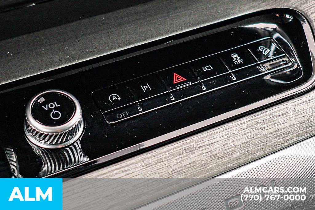 Used 2025 Silver Ford Platinum image 44
