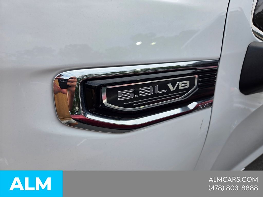 Used 2025 White GMC SLT image 3