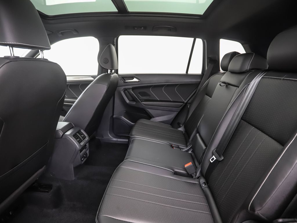 Thumbnail: 2022 Volkswagen Tiguan - 21