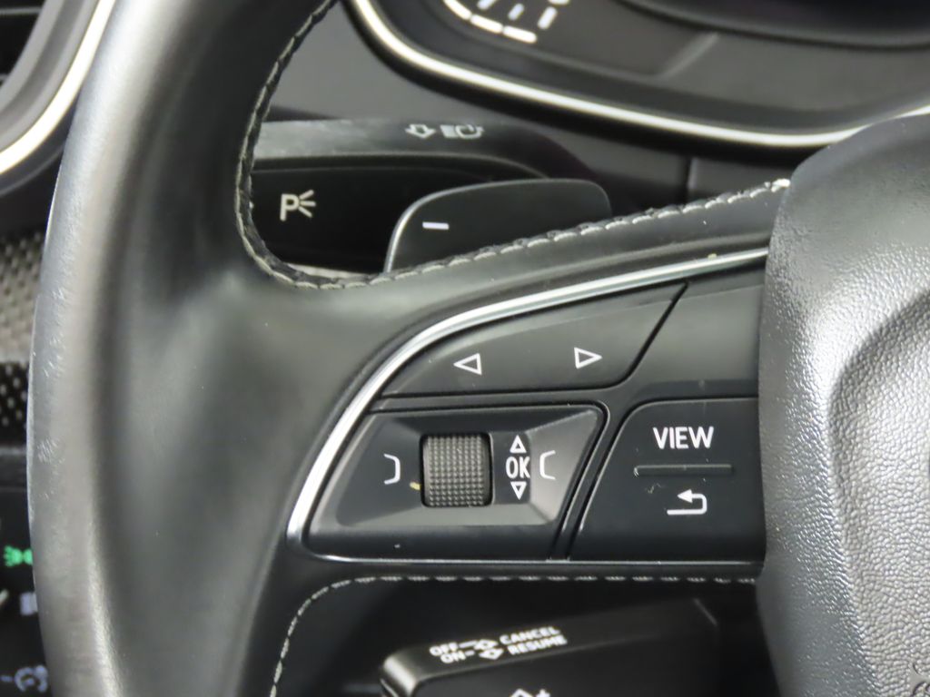 Thumbnail: 2018 Audi SQ5 - 16