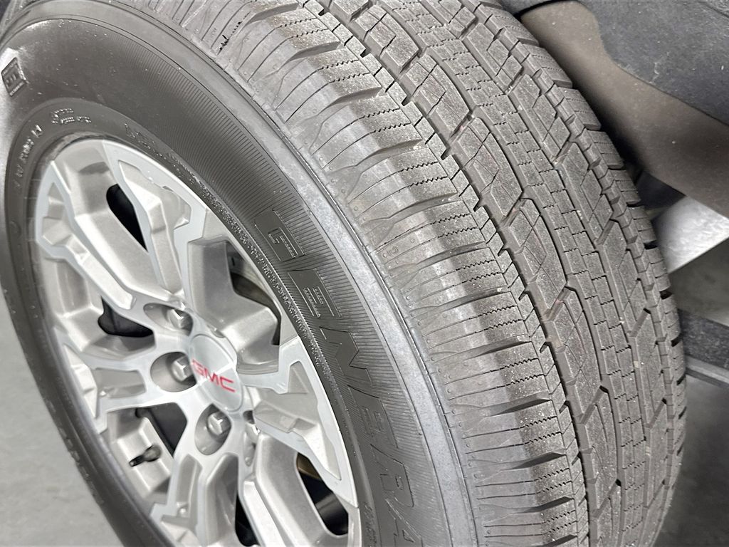2024 GMC Sierra 1500 SLT - Photo 14