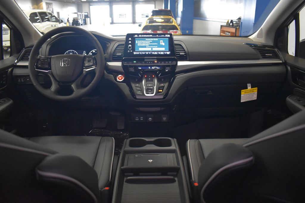 2025 Honda Odyssey Touring 11