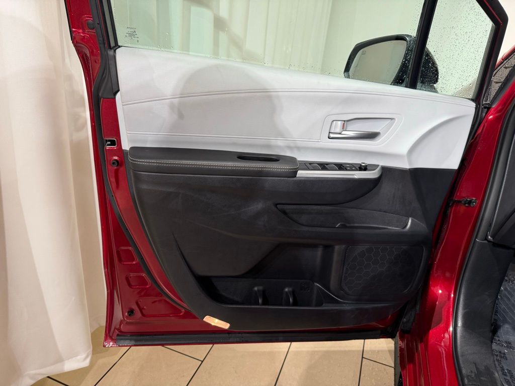 Thumbnail: 2025 Toyota Sienna - 15