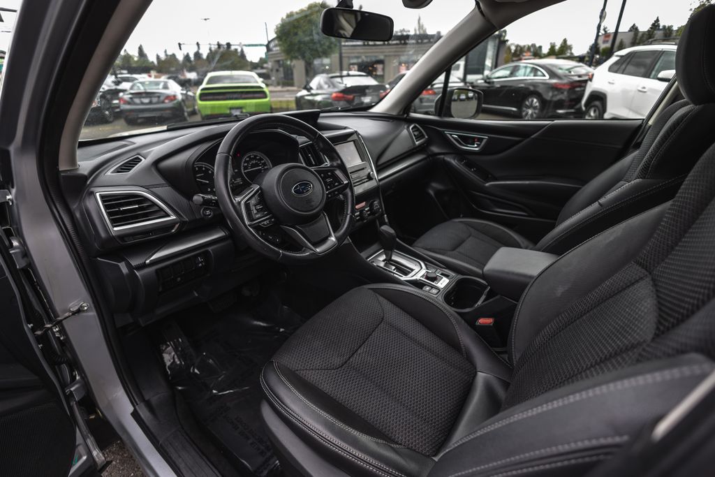 2019 Subaru Forester Premium thumbnail 19