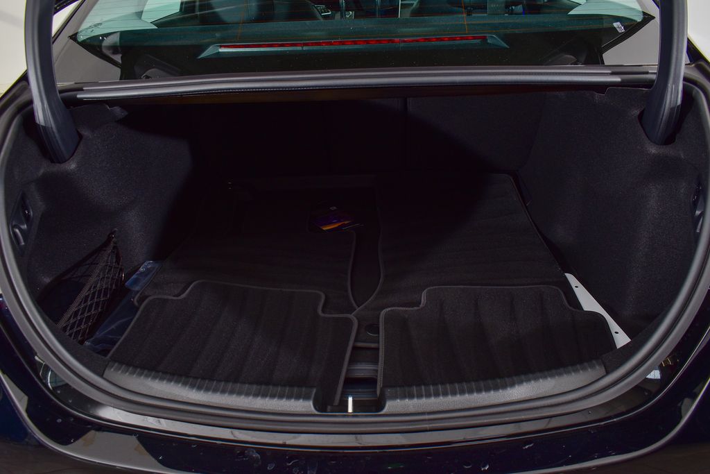 Thumbnail: 2025 Mercedes-Benz C-Class - 25