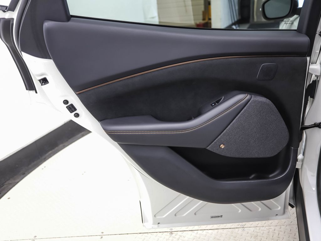 Thumbnail: 2022 Ford Mustang Mach-E - 18