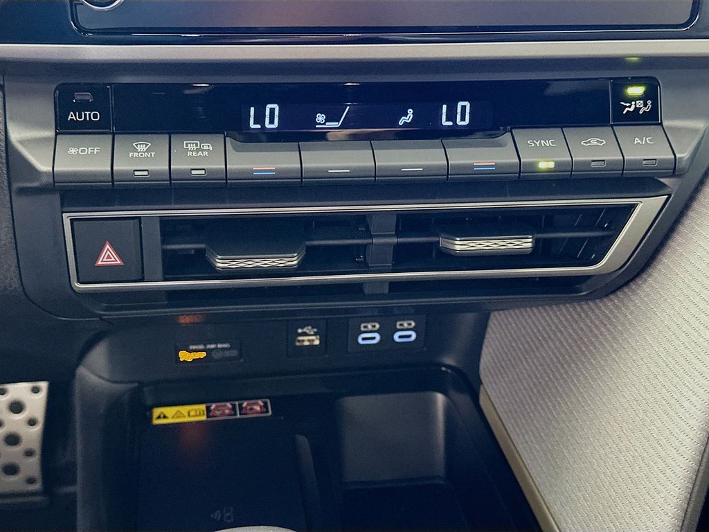 Thumbnail: 2025 Toyota Camry - 16