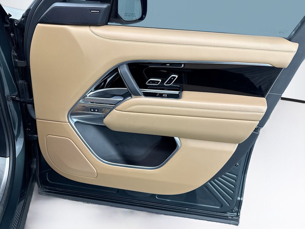Thumbnail: 2023 Land Rover Range Rover - 26
