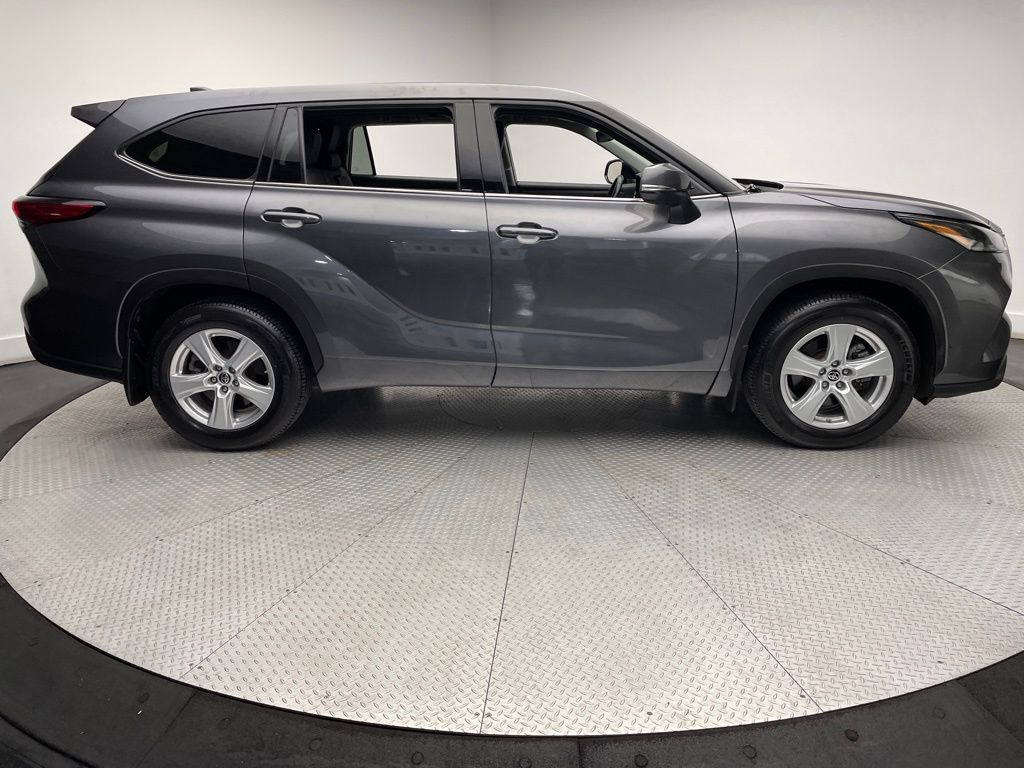 2021 Toyota Highlander LE 4