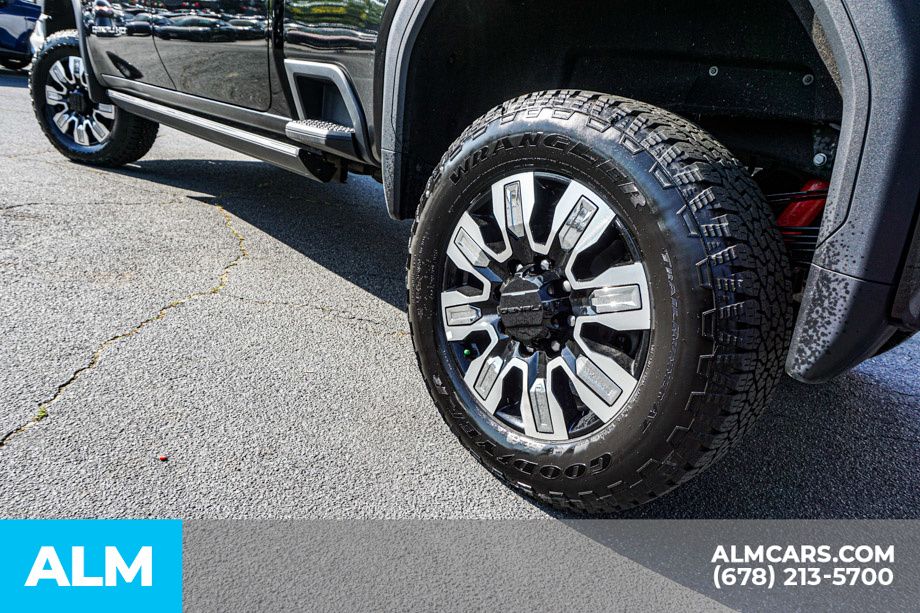 Used 2025 Black GMC Denali image 15