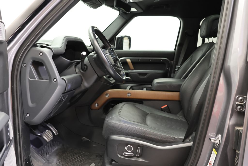 Thumbnail: 2023 Land Rover Defender - 31