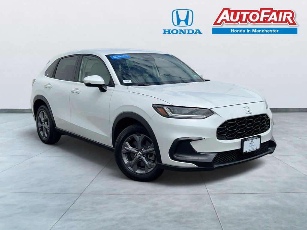Platinum White Pearl 2026 Honda HR-V LX AWD SUV / Crossover All-Wheel Drive Continuously Variable Transmission